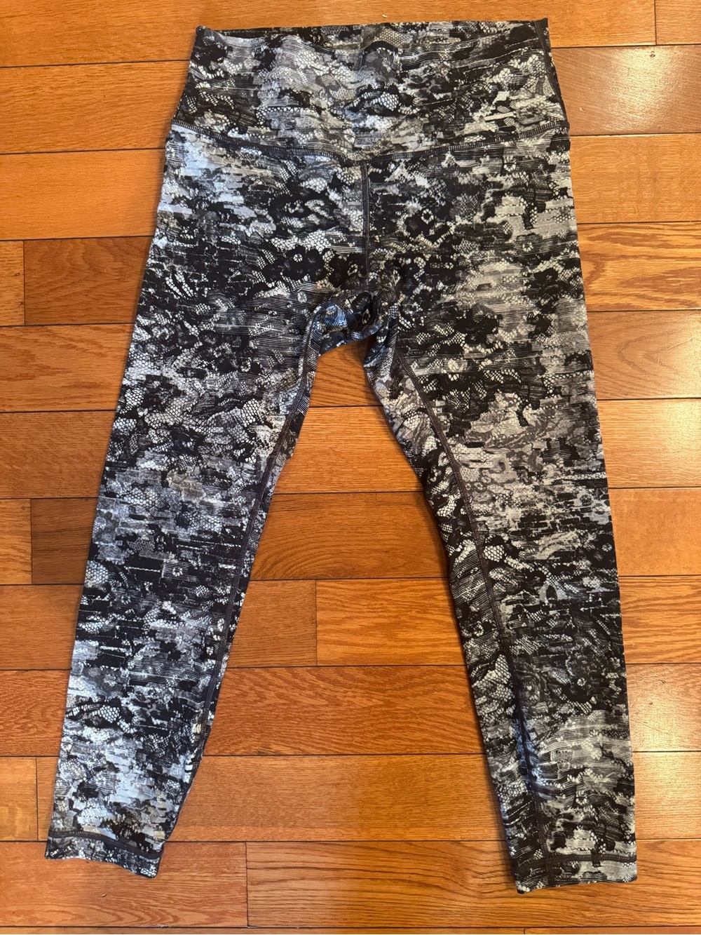 NWOT Lululemon Wunder Under Cropped Leggings Size 8/23 Inseam